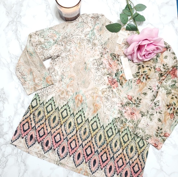 Chico's Tops - CHICO'S Floral Scoop Neck 3/4 Top